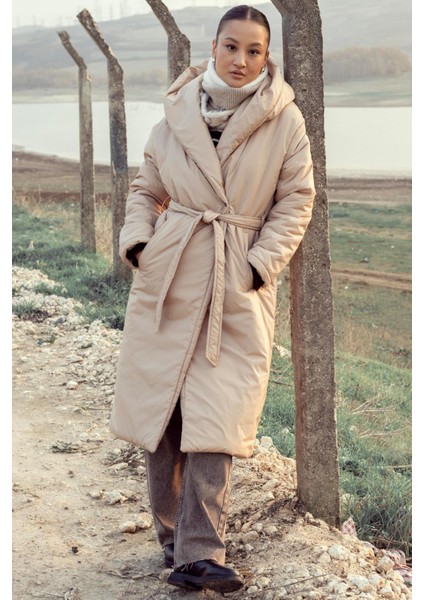 Kapüşonlu Çıt Çıt Kapamalı Elyaflı Uzun Mont Bej 6815