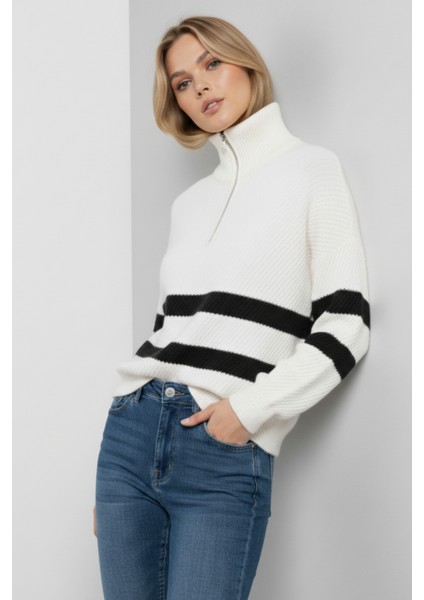 Kadın Ekru Siyah Çizgili Fermuarlı Yaka Triko Kazak Bol Kesim Şerit Detaylı Slikon Yıkama Yumuşak fırsatları