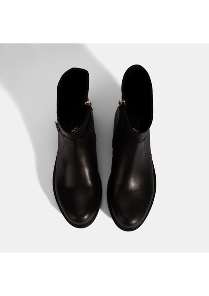 Kadın Siyah Metal Aksesuarlı Deri Bot