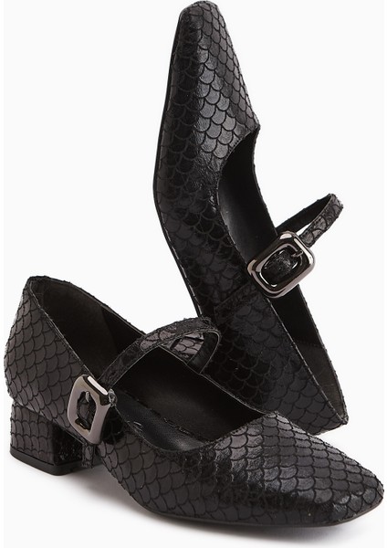 Abby Siyah Balık Pulu Dokulu Küt Burunlu Toka Detaylı Günlük Ayakkabı fiyatları