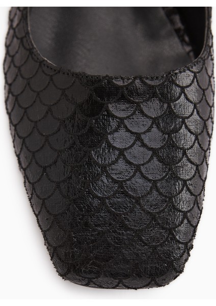 Abby Siyah Balık Pulu Dokulu Küt Burunlu Toka Detaylı Günlük Ayakkabı fırsatları