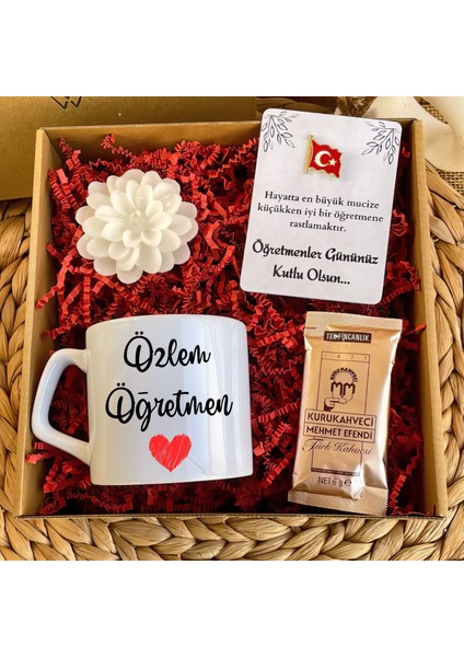 Kalp Temalı Öğretmenler Günü Hediye Kutusu – Isme Özel Lüks Kupa