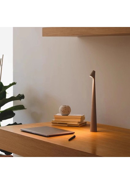Masaüstü Dokunmatik LED Çalışma Lambası, Kuzey Avrupa Stili Yer Lambası (Yurt Dışından) fiyatları
