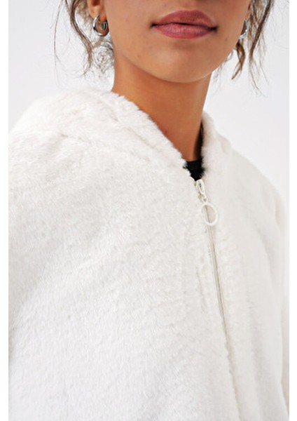 Kapşonlu Kürklü Kadın Mont Düz Desenli Günlük Kullanım İçin 38 Beden