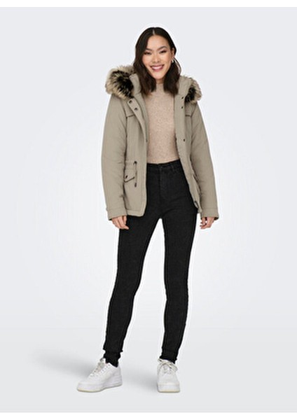 Açık Kahve Kadın Parka Kısa Model Dik Yaka Uzun Kol Günlük Kullanım