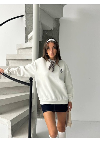 Fularlı Ceylan Nakışlı Siyah Sweatshirt modelleri