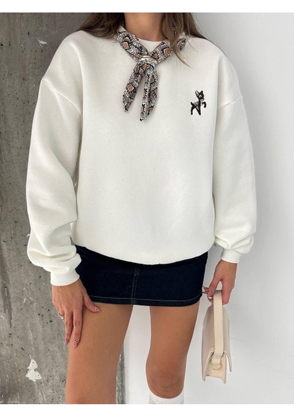 Fularlı Ceylan Nakışlı Siyah Sweatshirt indirimleri