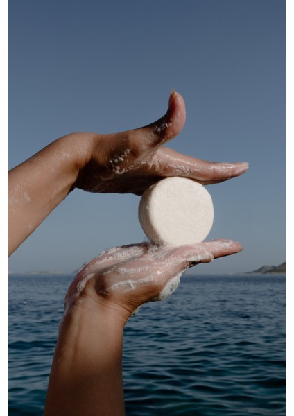 Doğal Katı Şampuan Frenk İnciri & Nar l Suds Up, Buttercup! l Tüm Saç Tipleri I Bitkisel Keratin I Onarıcı Şampuan fırsatları