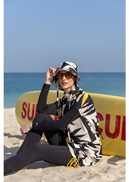 Şapkalı Rahat Tesettür Mayo Su İtici Dokuma Kumaş Desenli 5 Parça Yazlık Kadın