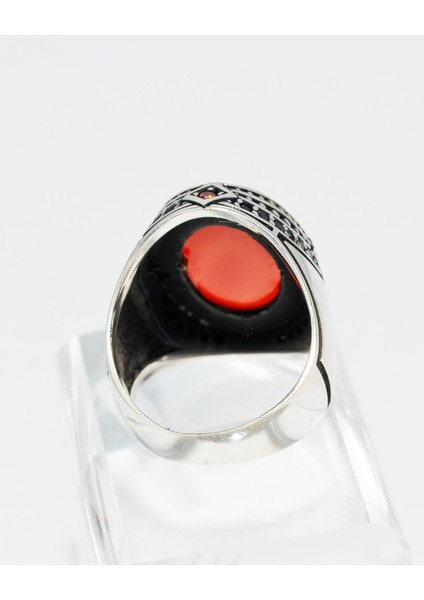 Karizmatik Tasarım Koyu Kırmızı Taşlı Özel Işlemeli Erkek Yüzük