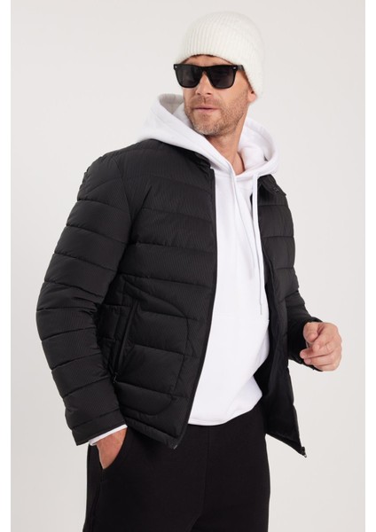 Erkek Regular Fit Klasik Kesim Dik Yaka Çift Cepli Sıcak Tutan Siyah Şişme Mont