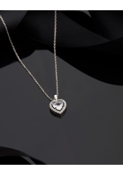 925 Ayar Zirkon Taşlı Rodyum Pırlanta Görünümlü Kalp Gümüş Kolye