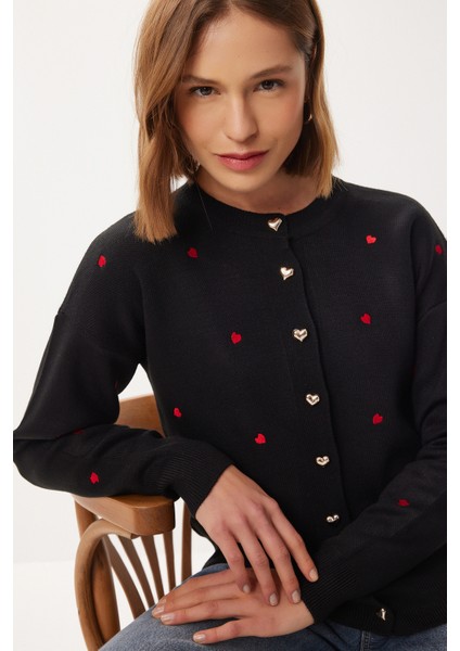 Kalp Nakışlı Şık Düğmeli Triko Hırka LNX0008 Siyah