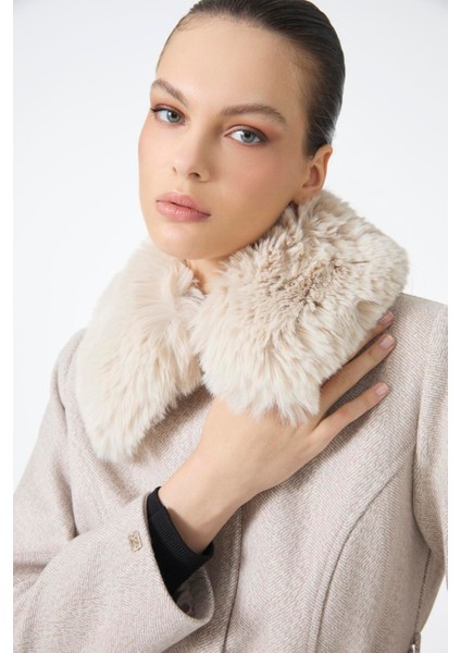 Kürk Yaka Kemer Detaylı Kaşe Bej Manto fiyatları