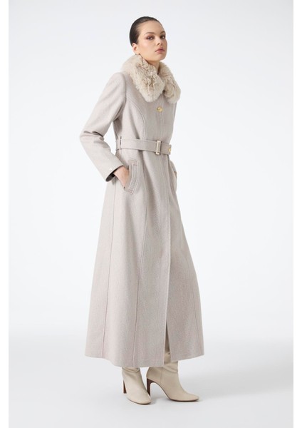 Kürk Yaka Kemer Detaylı Kaşe Bej Manto modelleri