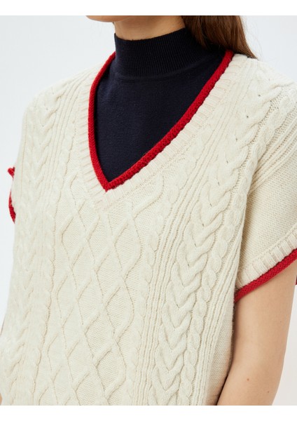 V Yaka Renk Kontrast Detaylı Saç Örgü Oversize Süveter indirimleri