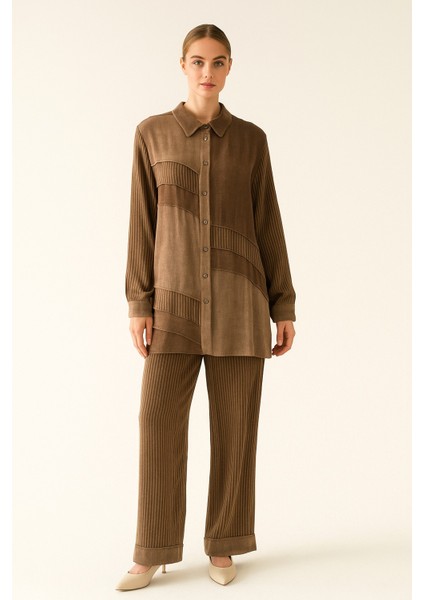 2807 Tuniğin Önü ve Yakası Düğmeli Kol Ucu Manşetli Ön Kısmı Kat Detaylı Pantolonun Beli Yarım Lastikli Cepli Çizgili Ipek Kupra Ikili Takım #09-25#