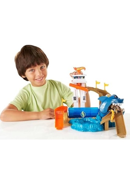 Renk Değiştiren Araçlar Oyun Seti - Köpek Balığı Temalı, Havuz, Su Tankı ve 1 Adet Araba Dahil - BGK04 fiyatları