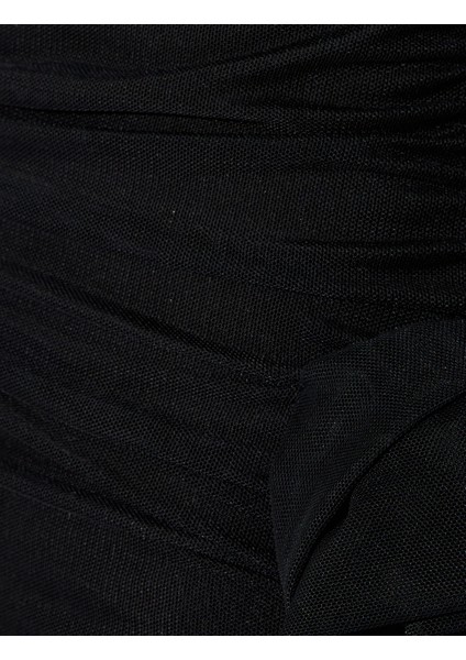 Gül Detaylı Mini Uzun Kollu Kayık Yaka Drapeli Tül Elbise