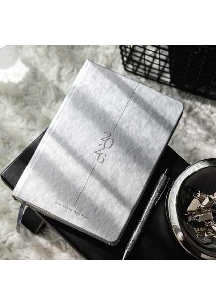 2026 A5 Sert Kapak Haftalık Ajanda – 12 Aylık Metalik Gümüş