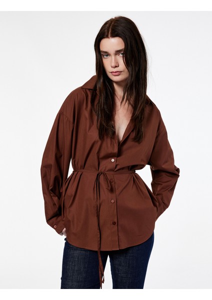 Uzun Kollu Klasik Yaka Bağlama Detaylı Poplin Gömlek