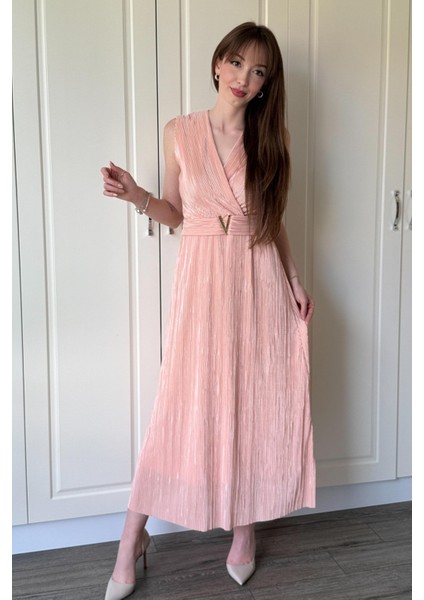 Kruvaze Yaka Krinkıl Midi Tokalı Pudra Elbise