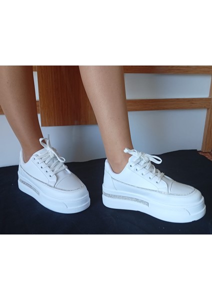 Kadın Yüksek Taban Rahat Şık Günlük Spor Ayakkabı Beyaz Renk modelleri