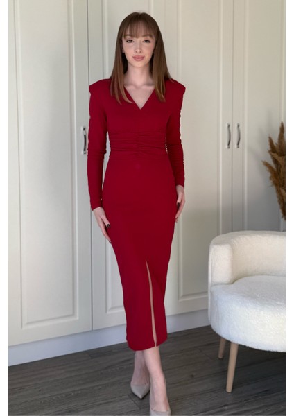 Vatkalı Beli Drapeli Önü Yırtmaçlı Midi Kırmızı Elbise indirimleri