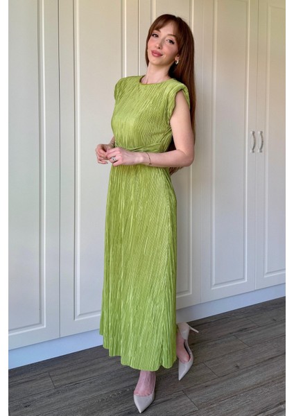 Vatkalı Krinkıl Midi Bel Detaylı Yeşil Elbise fiyatları