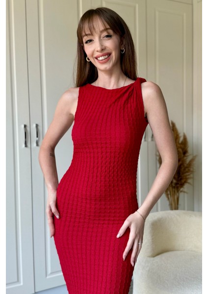 Gofre Kumaş Kolsuz Midi Bordo Drapeli Elbise