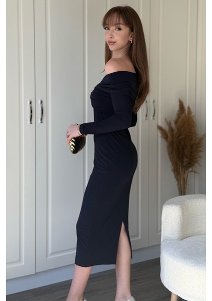 Omuz Detaylı Vücudu Saran Midi Lacivert Elbise fırsatları