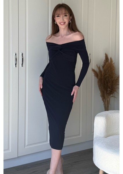 Omuz Detaylı Vücudu Saran Midi Lacivert Elbise