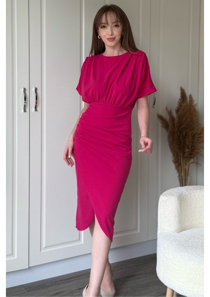 Kısa Kollu Şık Önü Yırtmaçlı Pembe Midi Elbise