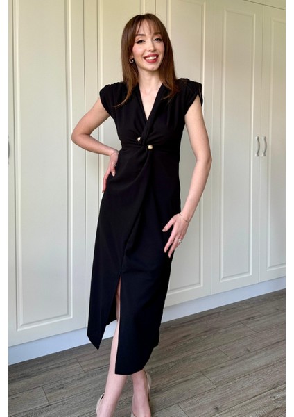 Kruvaze Yaka Vatkalı Incili Siyah Elbise modelleri