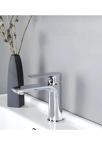 Zarafetin Akışını Yönetin: Lüks Aç-Kapa Lavabo Bataryası