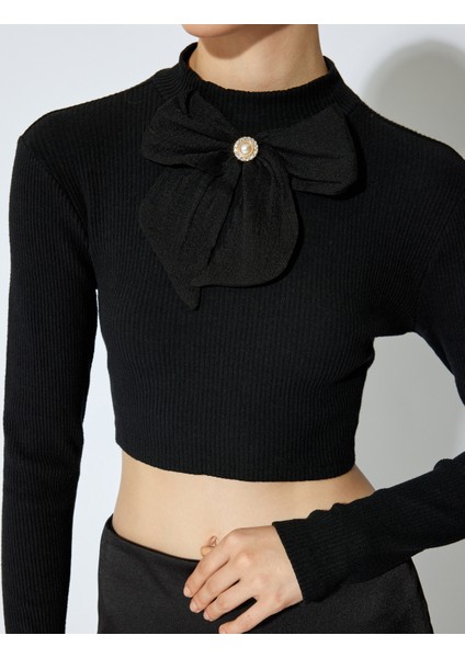 Slim Fit Hafif Dik Yaka Fiyonk Aplike Detaylı Crop Triko Kazak indirimleri