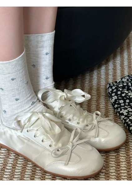 Ürün Nazik Çiçekli Çorap Miu Serisi Kadın Pamuklu Çorap (Yurt Dışından) modelleri