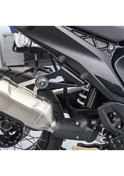 Motosiklet Aksesuarları Arka Footrest Boşluk Plakaları Ayak Dayanakları Montaj Braketi Bmw R1300GS R 1300 Gs 2024 2025 (Yurt Dışından) indirimleri
