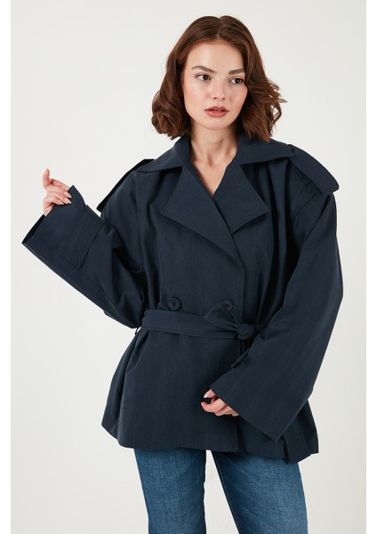 Oversize Fit Kruvaze Yaka Kuşaklı Düğmeli Trençkot Bayan Trençkot 6839609 modelleri