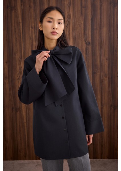 Fiyonk Detaylı Gömlek Siyah