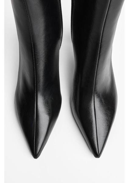 Kısa Sivri Topuklu Bot indirimleri