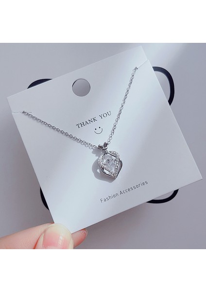 Yeni Basit Titanyum Çelik Kolye Kadın 18K Gül Altın Dört Yapraklı Yonca Kolye Ins Gelgit Net Kırmızı Patlama Modelleri Köprücük Kemiği Zinciri (Yurt Dışından)