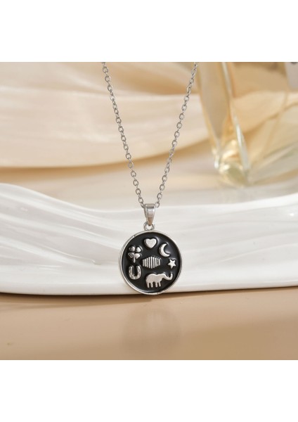 Yeni Kadın Yıldızlar ve Ay Köprücük Kemiği Zinciri Titanyum Çelik Renk Kaybetmez Çok Yönlü Kişilik Tasarım Duygusu Boyun Zinciri Hafif Lüks Stil (Yurt Dışından)