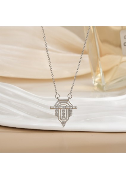 Yeni Kadın Yıldızlar ve Ay Köprücük Kemiği Zinciri Titanyum Çelik Renk Kaybetmez Çok Yönlü Kişilik Tasarım Duygusu Boyun Zinciri Hafif Lüks Stil (Yurt Dışından)