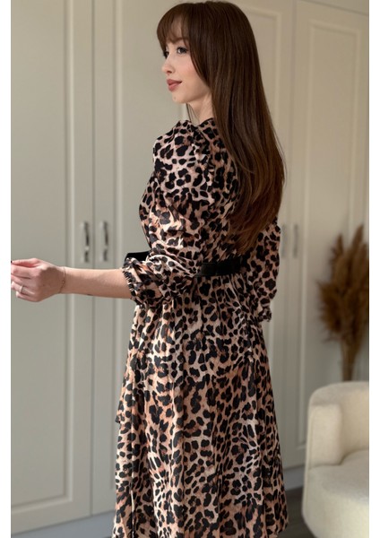 Leopar Desenli Tokalı Kemerli Kısa Fırfırlı Elbise modelleri