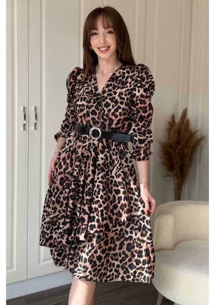 Leopar Desenli Tokalı Kemerli Kısa Fırfırlı Elbise fırsatları