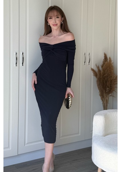 Omuz Detaylı Vücudu Saran Midi Lacivert Elbise