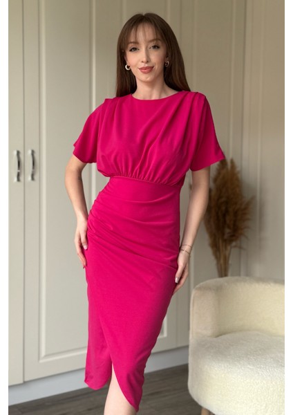 Kısa Kollu Şık Önü Yırtmaçlı Pembe Midi Elbise