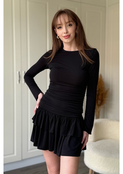 Etekleri Fırfırlı Sandy Kumaş Mini Siyah Elbise