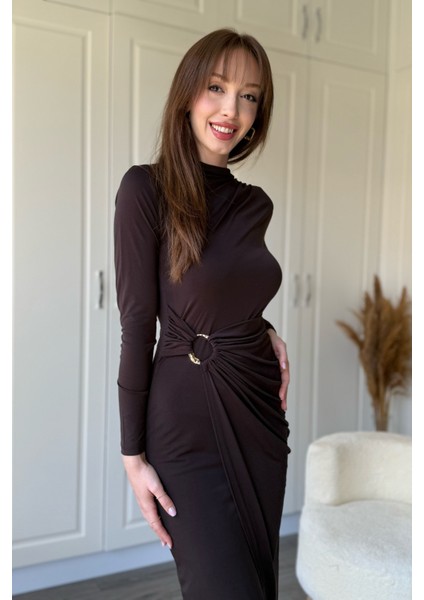 Aksesuar Detaylı Boyunlu Midi Kahverengi Elbise indirimleri